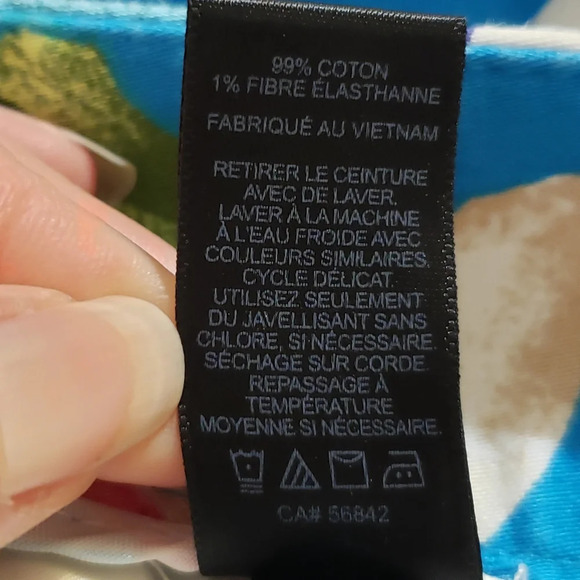 Express Vibrant Floral Women's Shorts - Picture 6 of 6